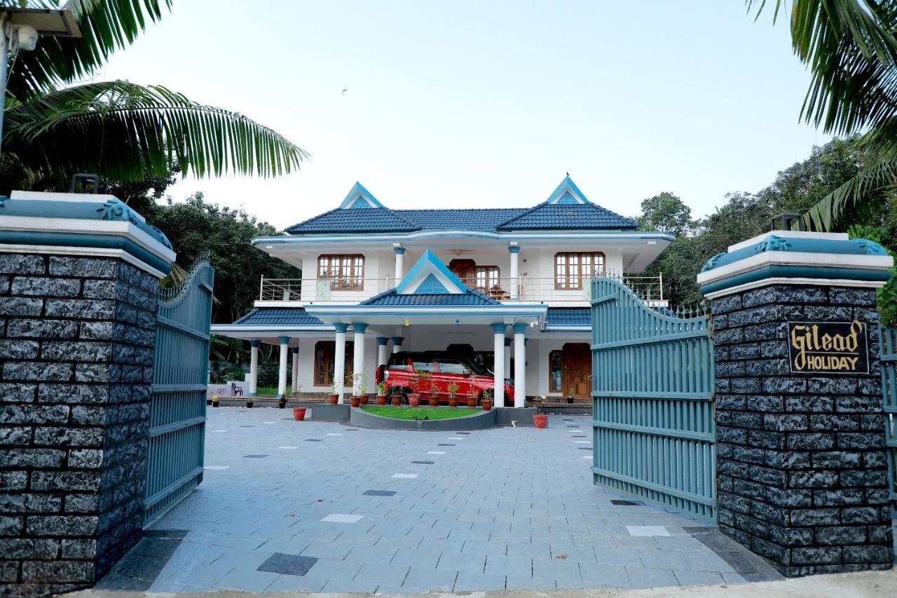 Gilead Holliday Hotel Tamarakulam Exterior photo