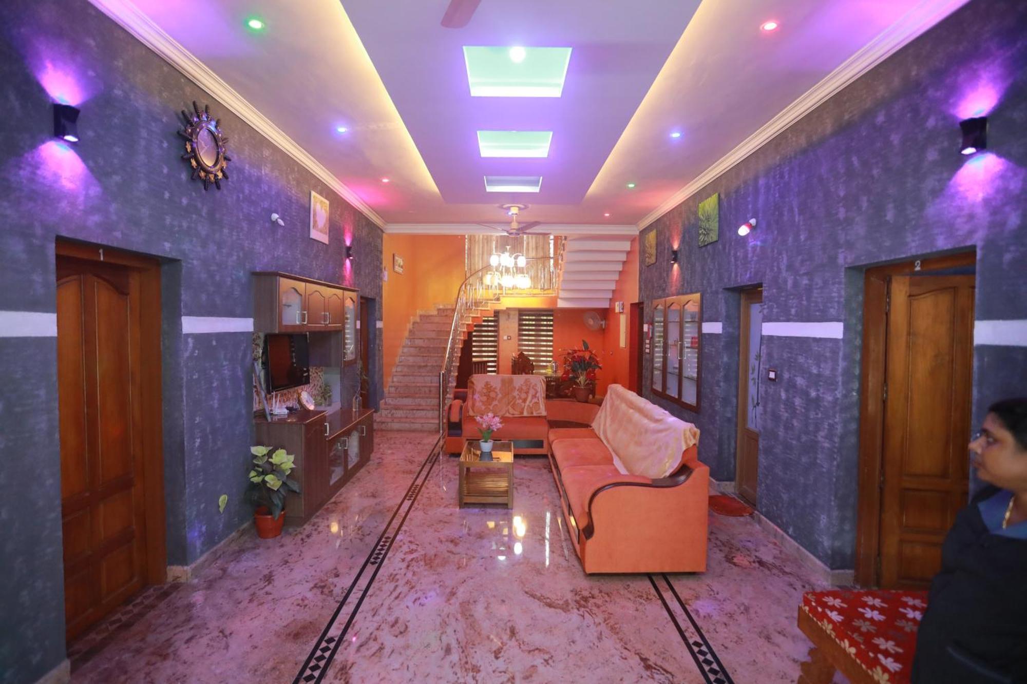 Gilead Holliday Hotel Tamarakulam Exterior photo