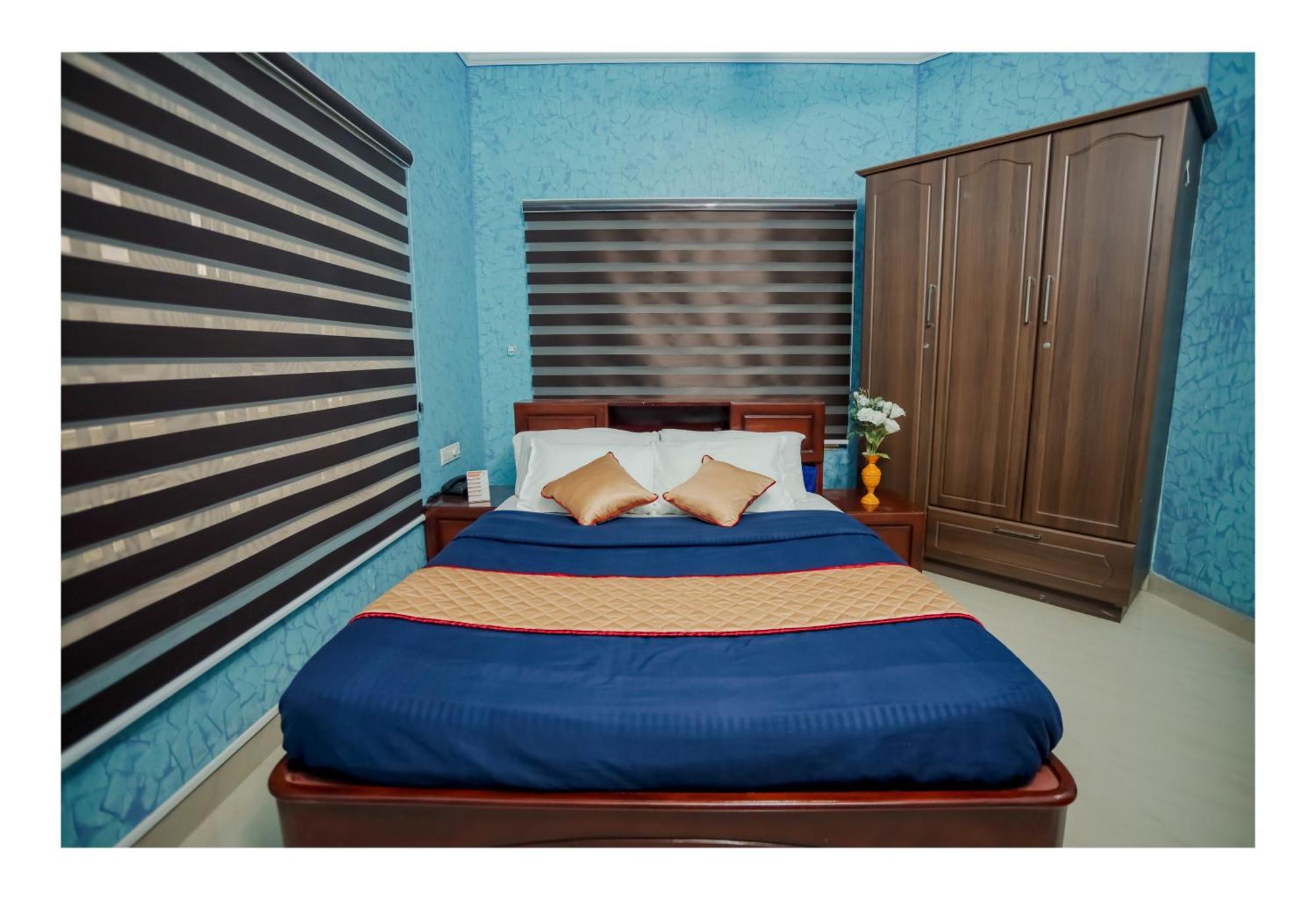 Gilead Holliday Hotel Tamarakulam Exterior photo