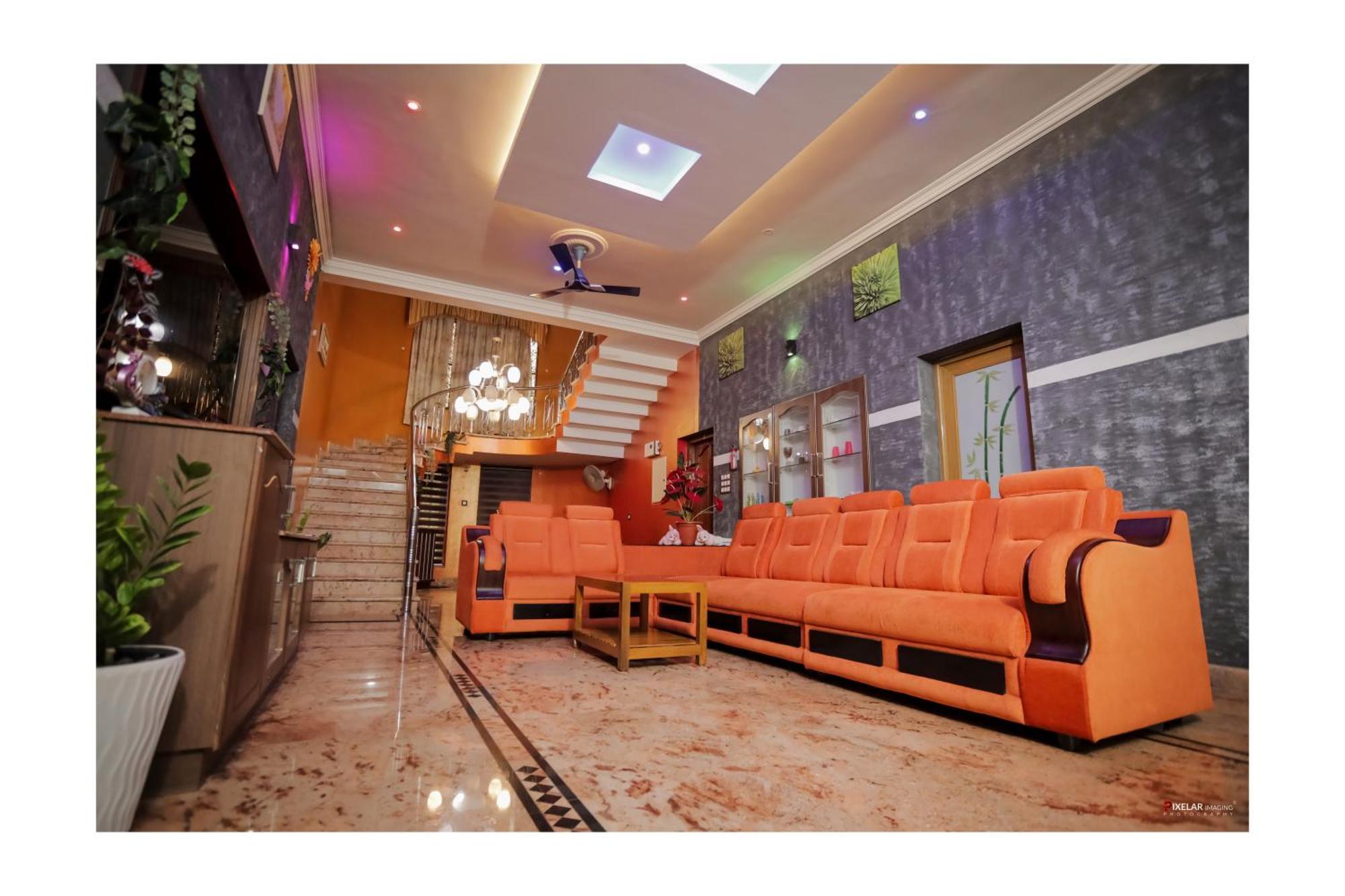 Gilead Holliday Hotel Tamarakulam Exterior photo