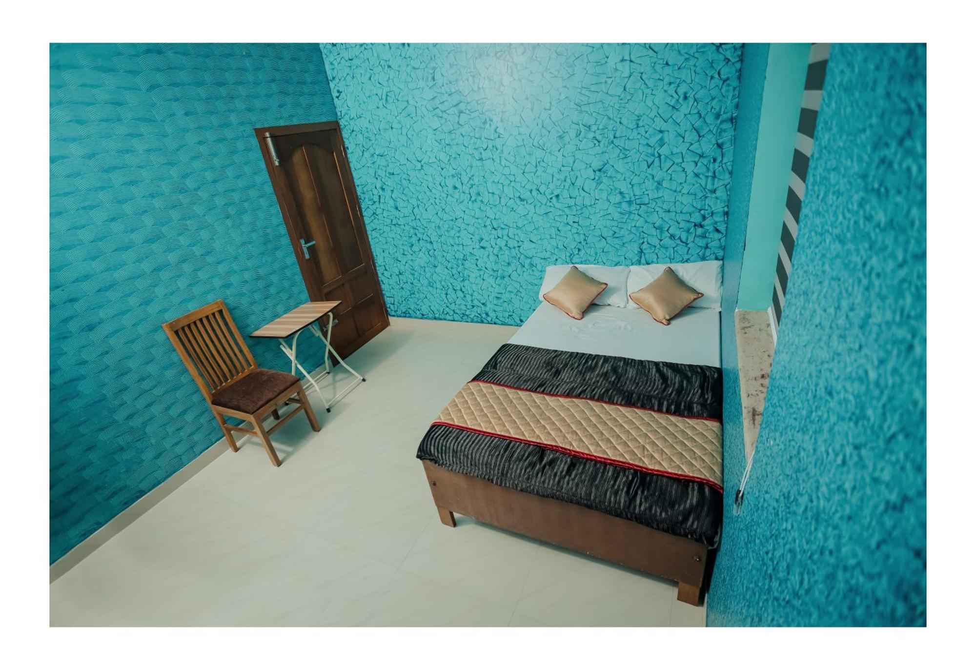 Gilead Holliday Hotel Tamarakulam Exterior photo