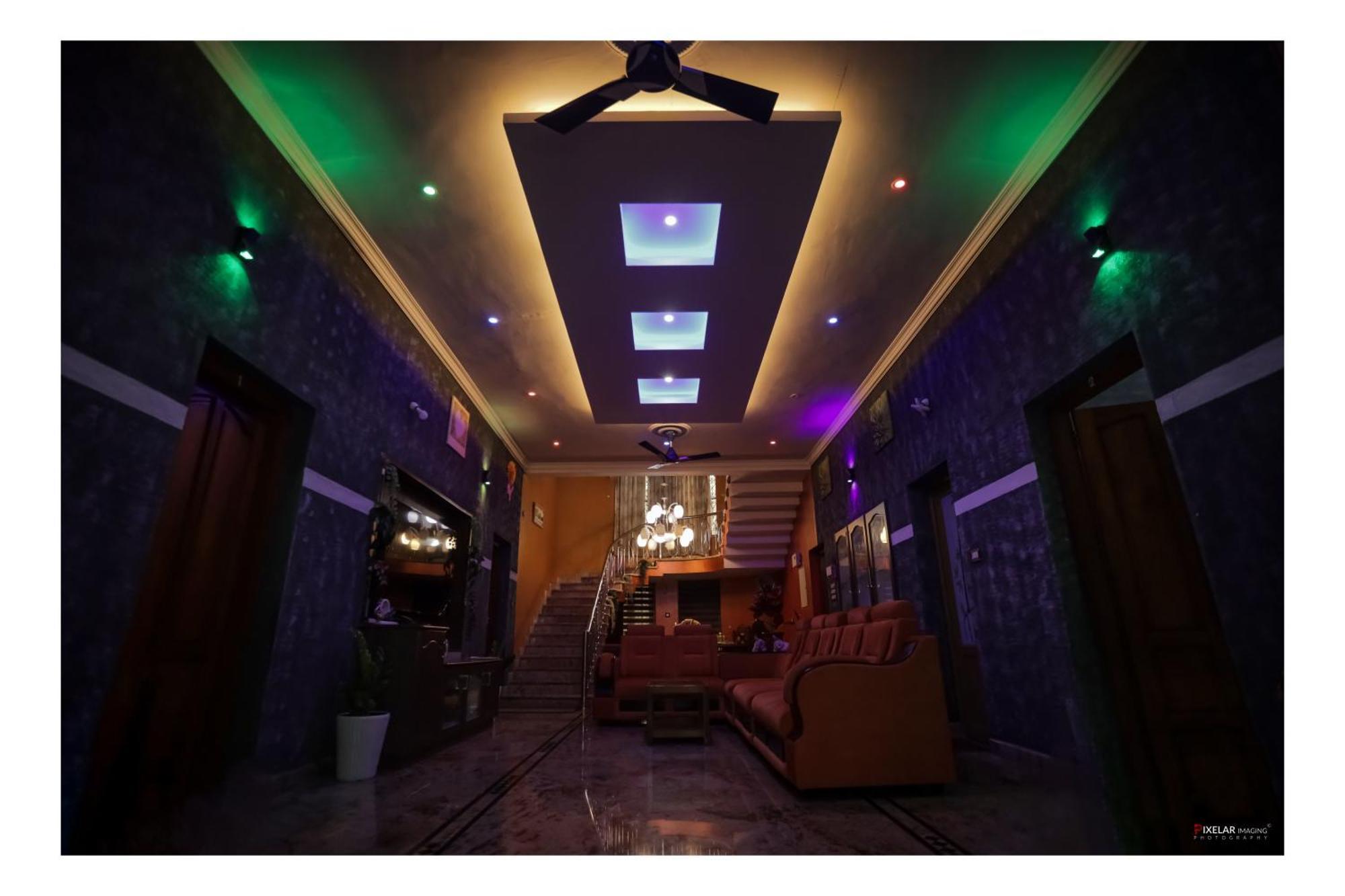 Gilead Holliday Hotel Tamarakulam Exterior photo